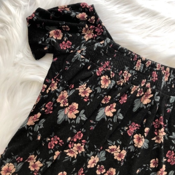 American Eagle Outfitters Soft & Sexy Floral Off The Shoulder Top - Picture 3 of 4